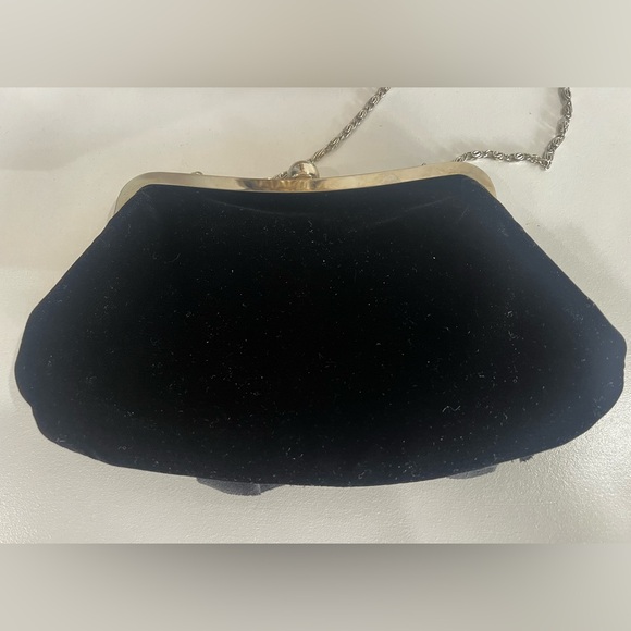 🖤Barney’s New York Elegant Black Ruffled Clutch - Picture 3 of 6